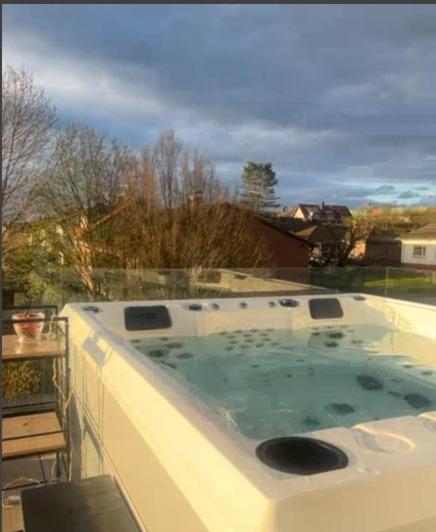 K&T Estate Resort & Spa - Flughafennahe Gaestesuite Hofheim am Taunus Esterno foto